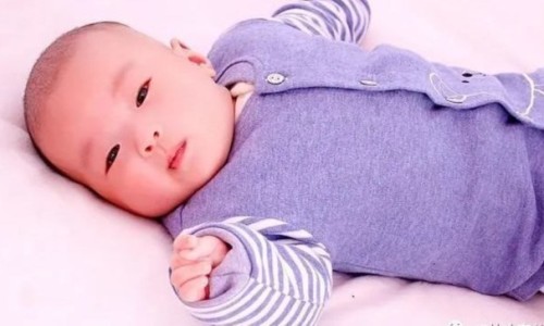 婴儿的出生配个文字-婴儿出生个性签名网-分享婴儿出生文案短句干净，宝宝个性签名唯美句子知识库